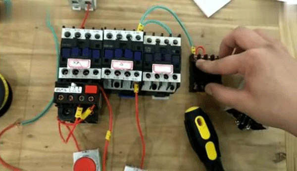 Y系列高壓三相異步電動(dòng)機(jī)的功率控制需要哪些元件? Y系列高壓三相異步電動(dòng)機(jī)的功率控制需要哪些元件?